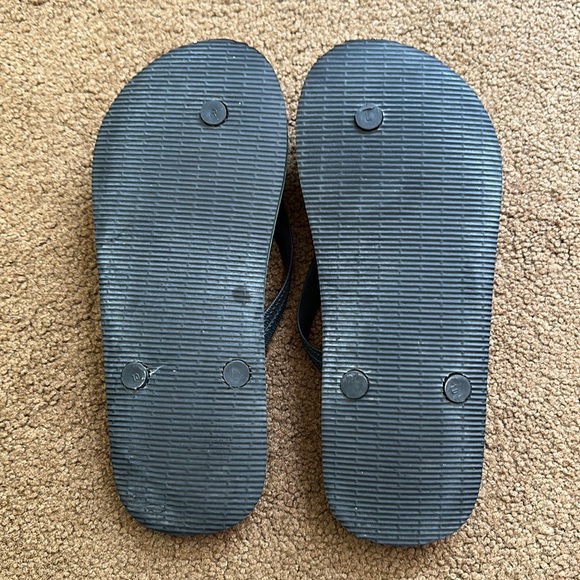 Flip Flops - Picture 3 of 4